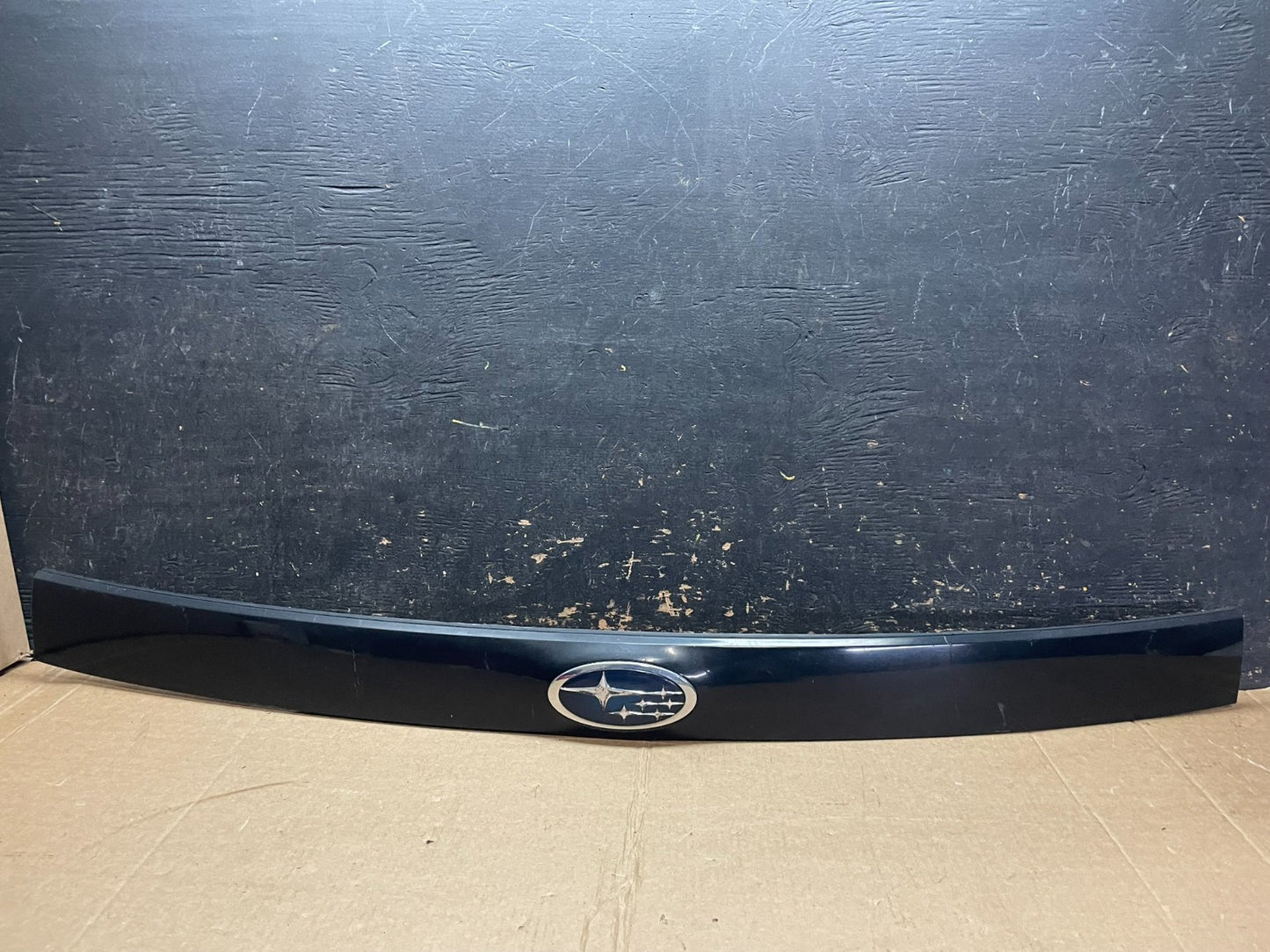 2009 - 2013 Subaru Forester  Liftgate Tailgate Trunk Trim Molding Z5750  DG0