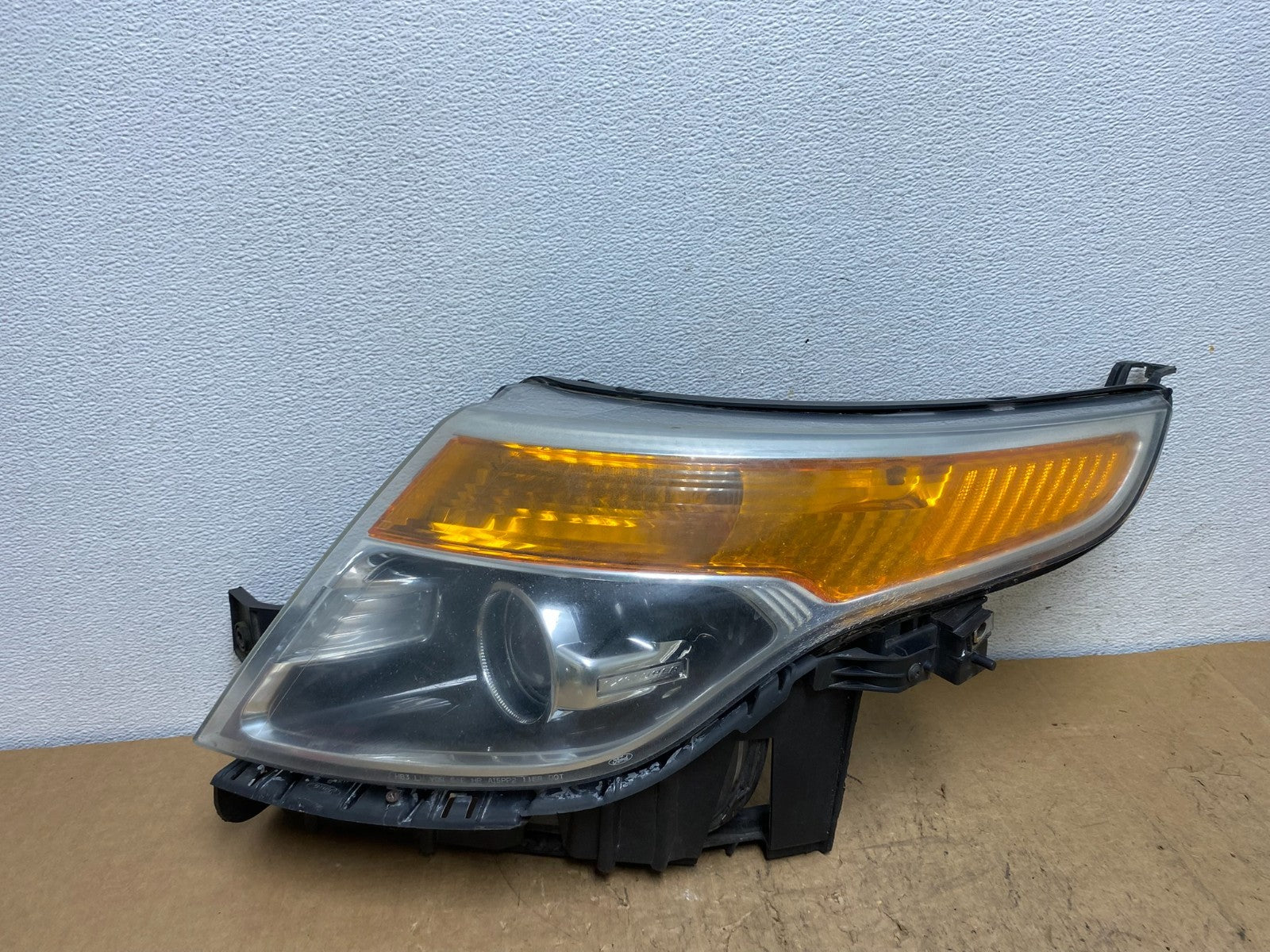 2011 to 2015 Ford Explorer Left Driver LH Halogen Headlight AD0703 DW0