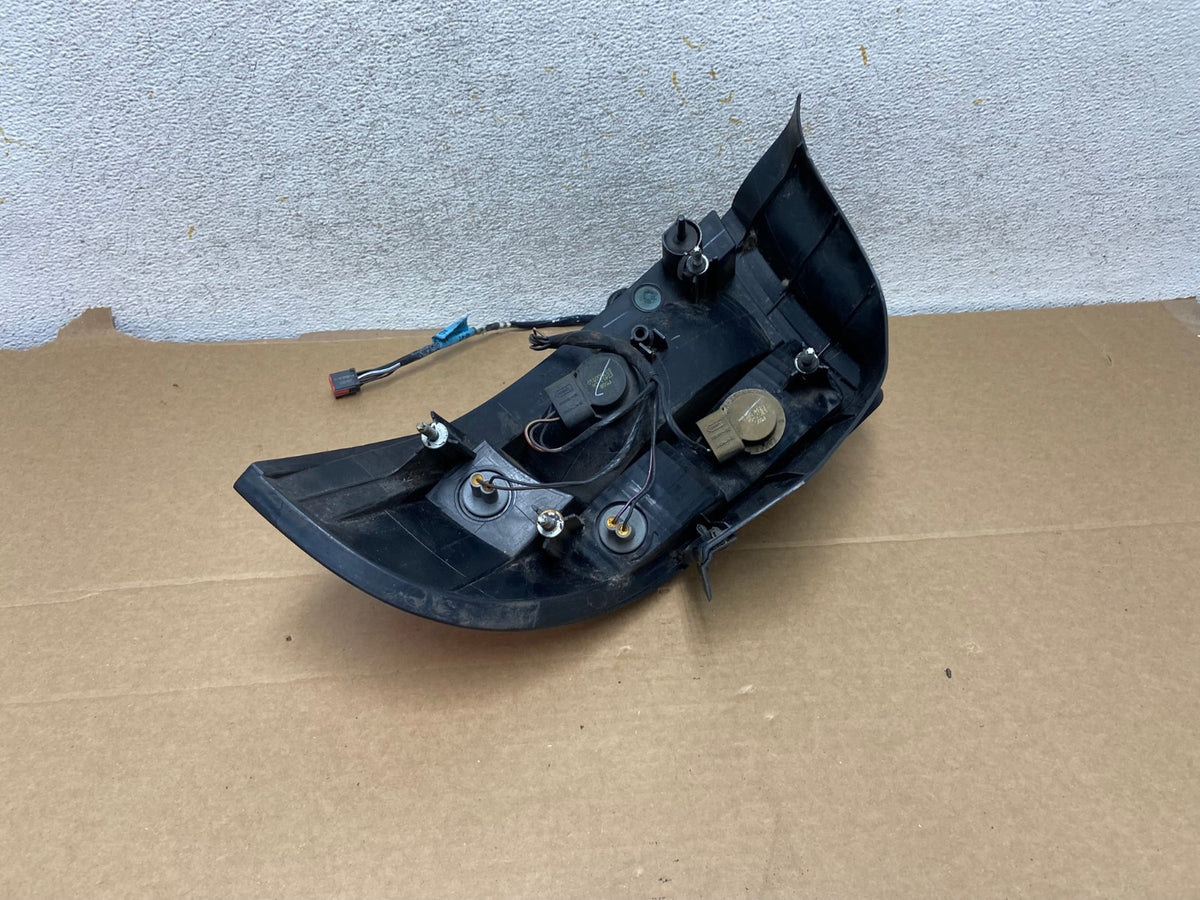 2004 2005 Mercury Sable Left Driver Side Tail Light AH7732 LK4
