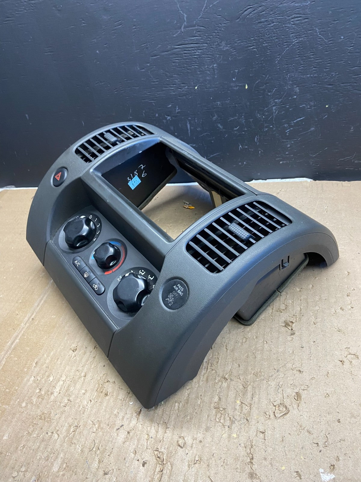 2005-2008 Nissan Xterra Radio A/C Heat Temperature Climate Control OEM ab5792 DG2