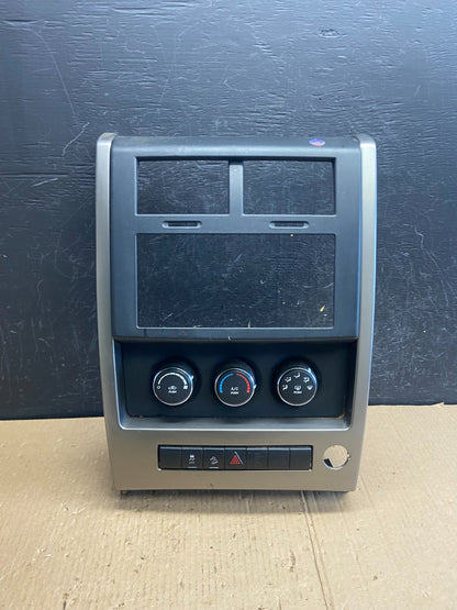 2008 to 2012 Jeep Liberty Dash Climate Temperature Control Radio Bezel AE3965 DG0