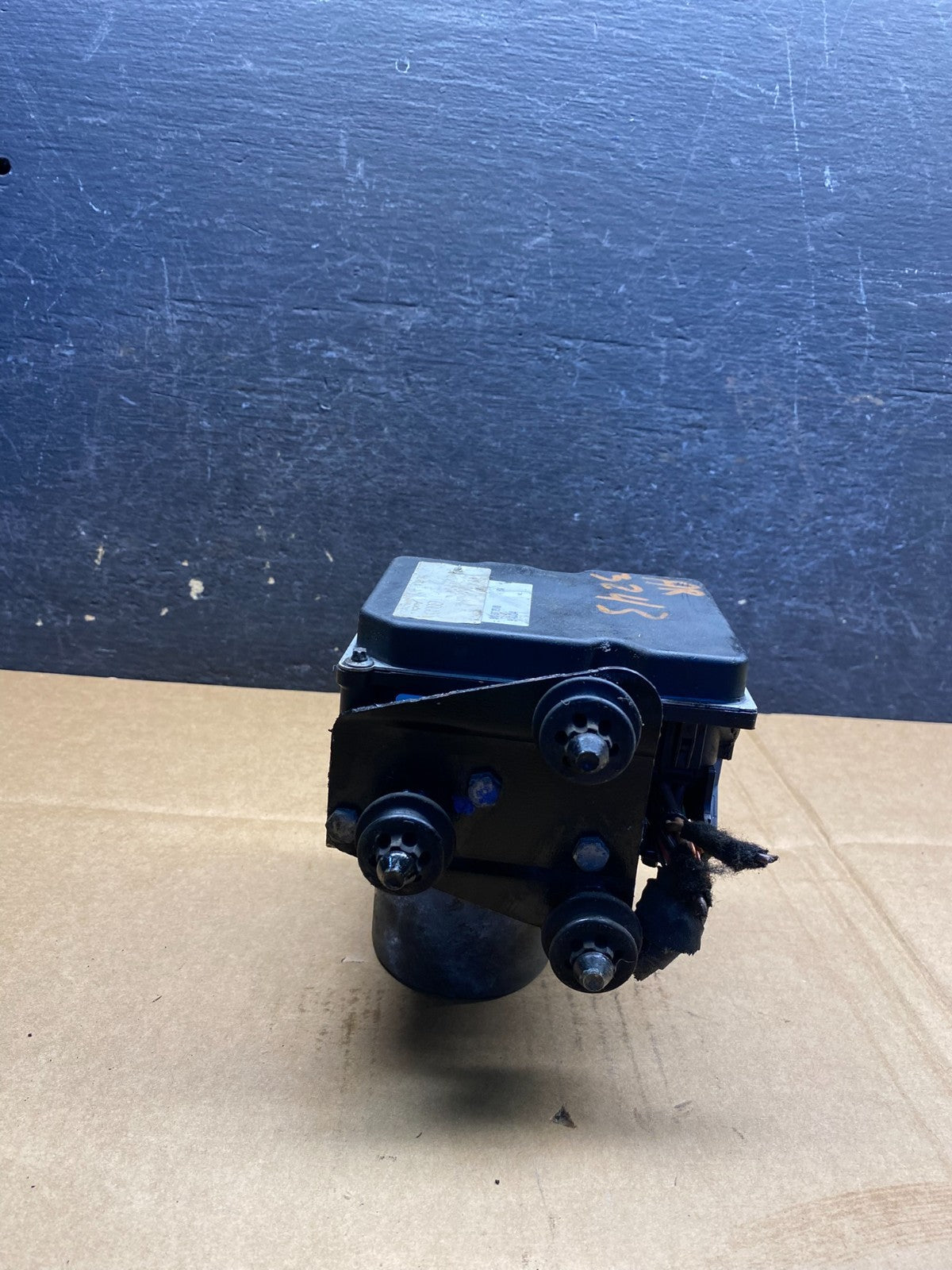 2010 to 2012 Audi A4 ABS Anti-Lock Brake Pump 8K061451 AI9981 DW2