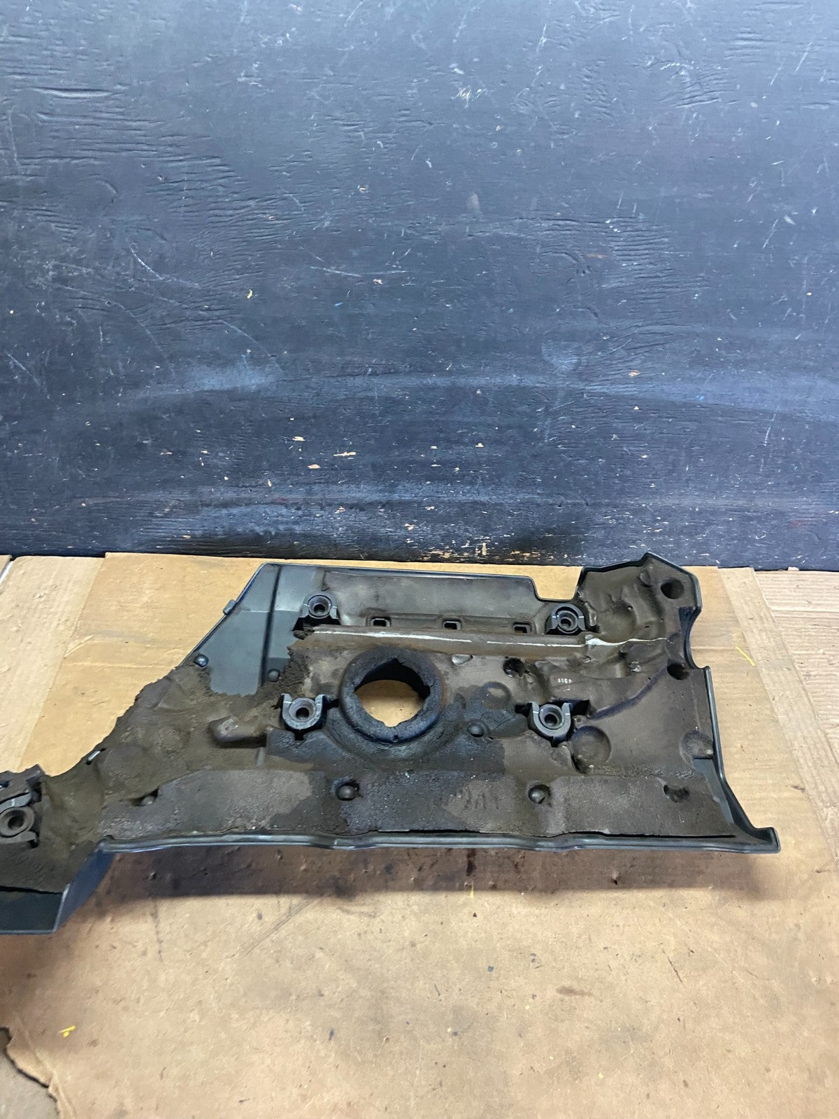 2008 to 2015 Volvo XC70 3.2L Engine Motor Top Upper Cover Panel R02754