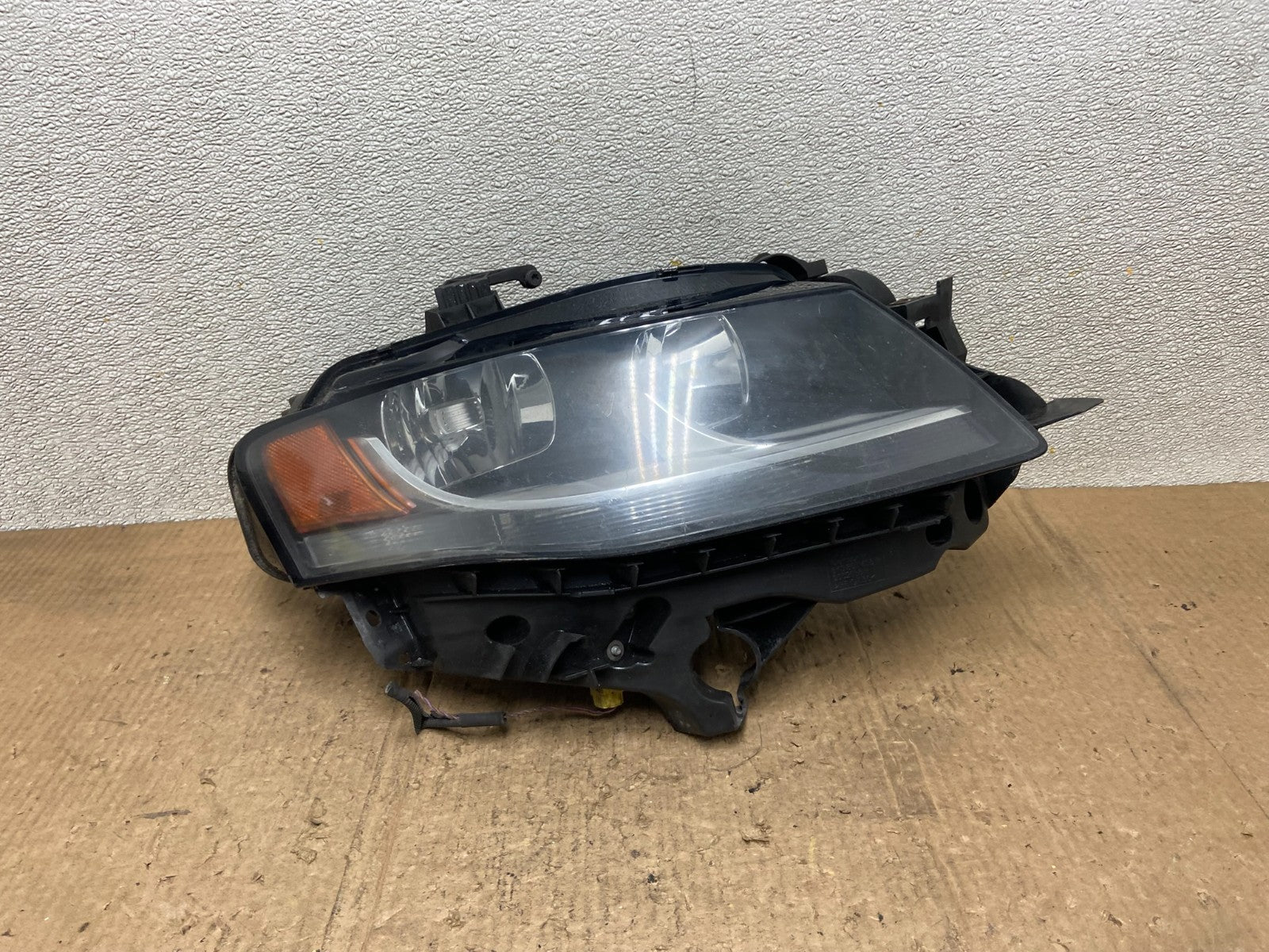 Halogen 2009 to 2012 Audi A4 Right Passenger RH Side Headlight AA8327 DW0