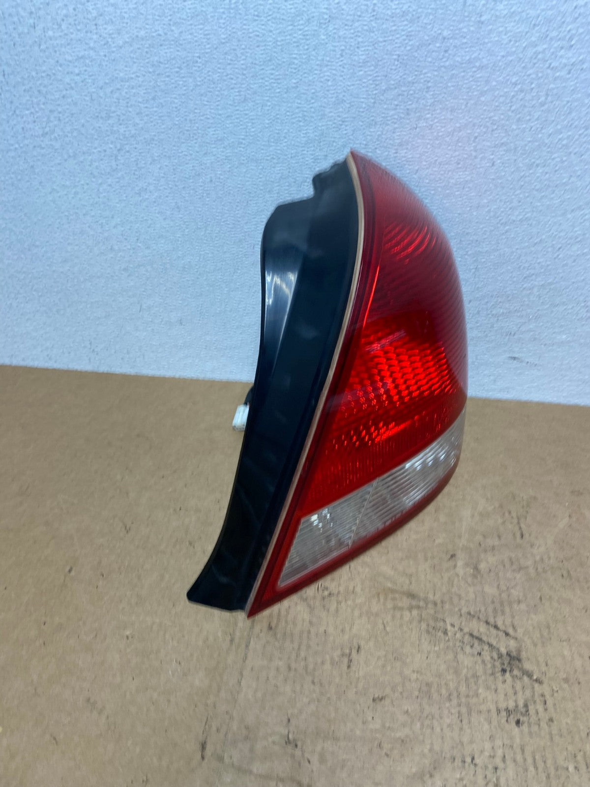 2001 2002 2003 Hyundai Elantra Right Passenger Rh Tail Side Light  AC3017 LK2