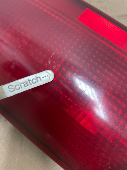 2000 to 2002 Chevrolet Express Left LH Side Tail Light Oem Q4284 DW3