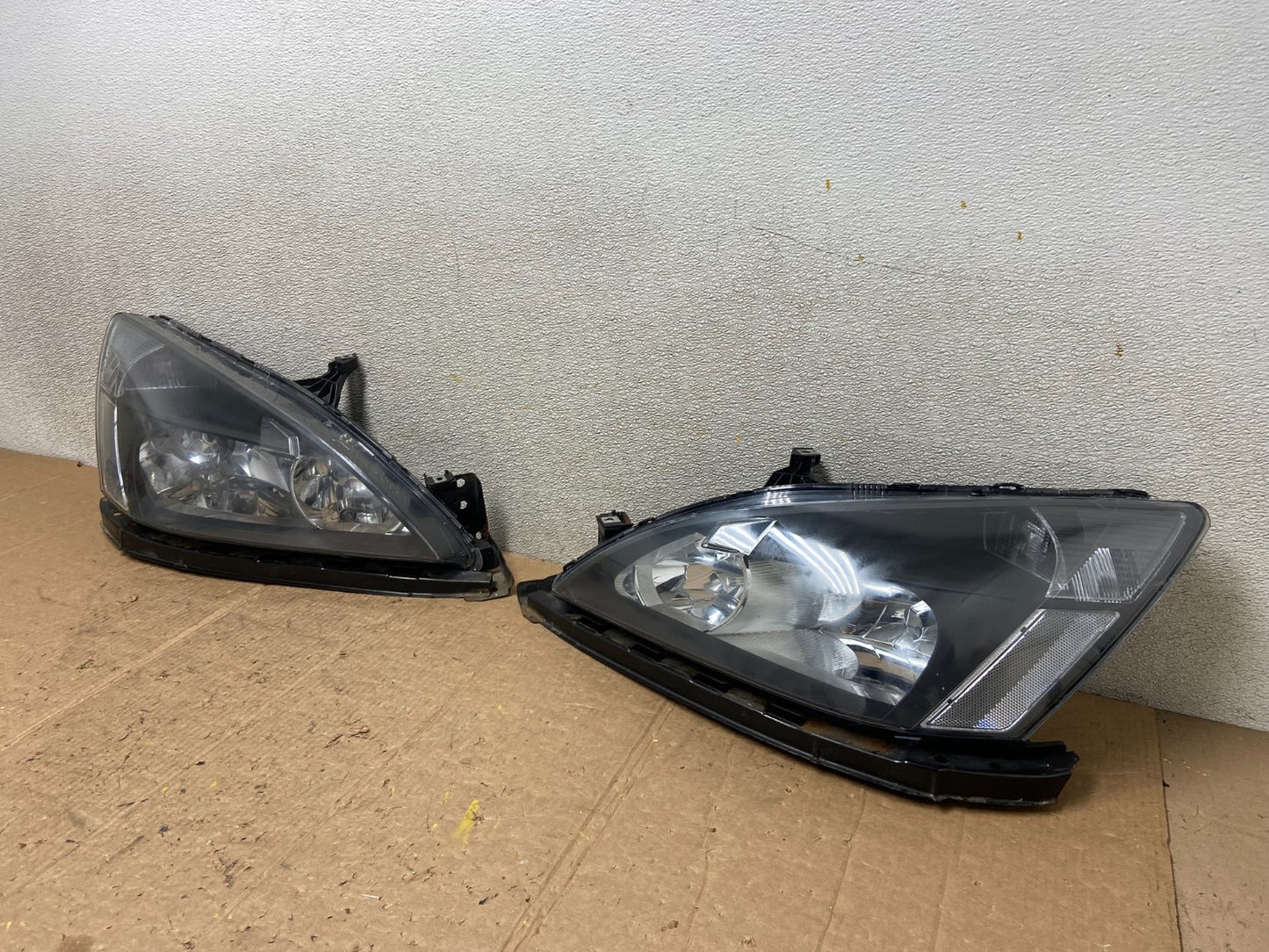 2003 - 2007 Honda Accord Left+Right Set Halogen Headlights AA3810 DW1