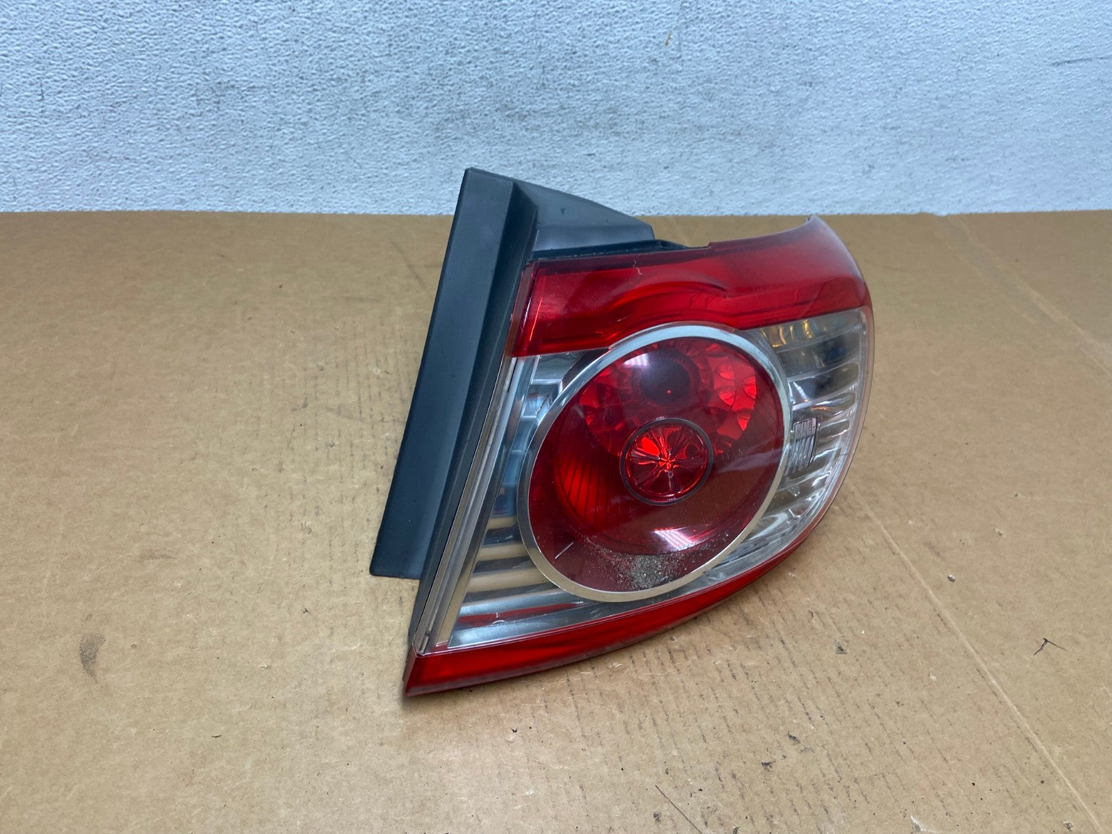 2010 to 2012 Hyundai Santa Fe Right Passenger RH Tail Light AD9148 LK2