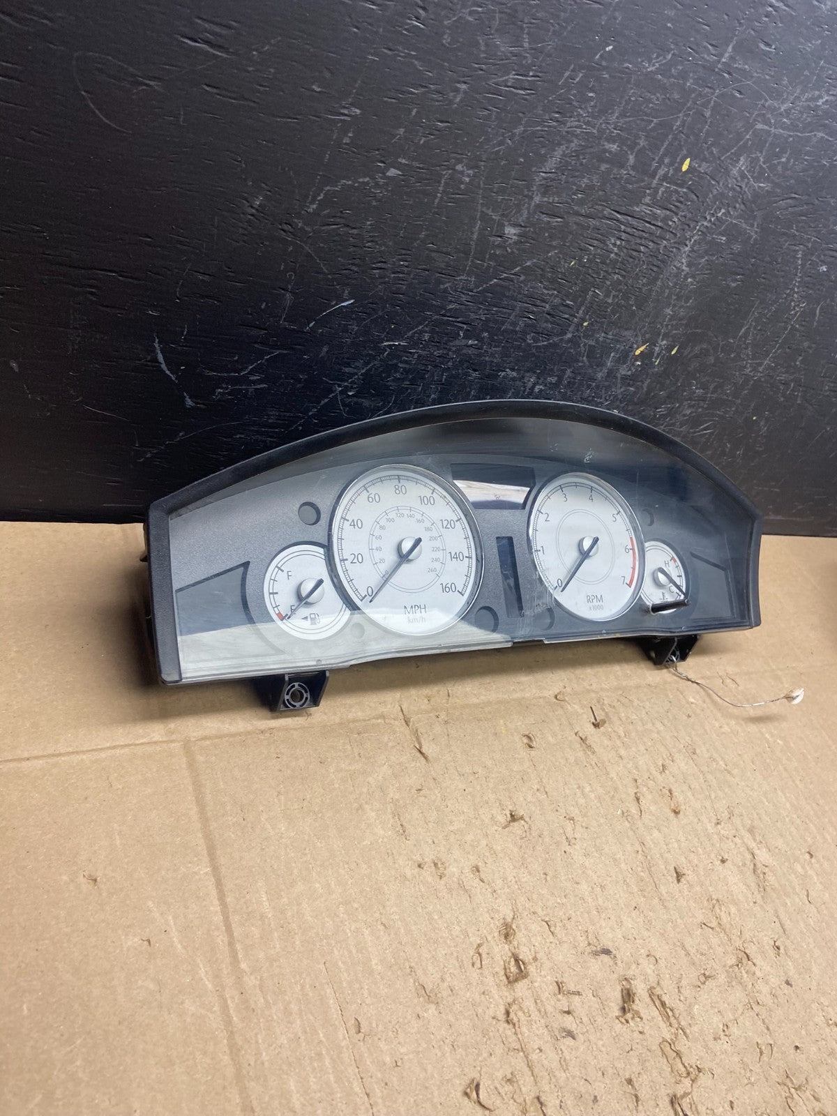 2007 Chrysler 300C Speedometer Instrument Cluster Gauges OEM AB9770 DG2