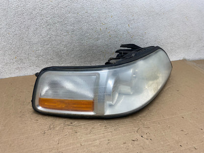 2005 to 2011 Lincoln Town Car Right Passenger Rh Side Headlight AI0897 DW2