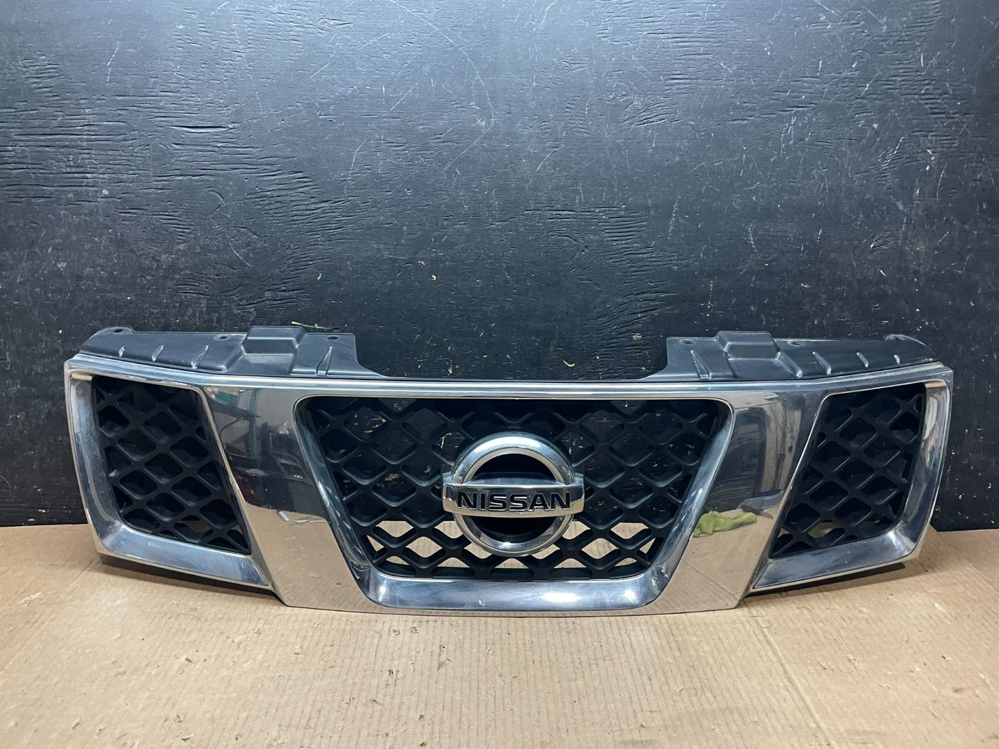 2005 2006 2007 Nissan Pathfinder Chrome Front Upper Grill Grille Oem Y9628 DG0