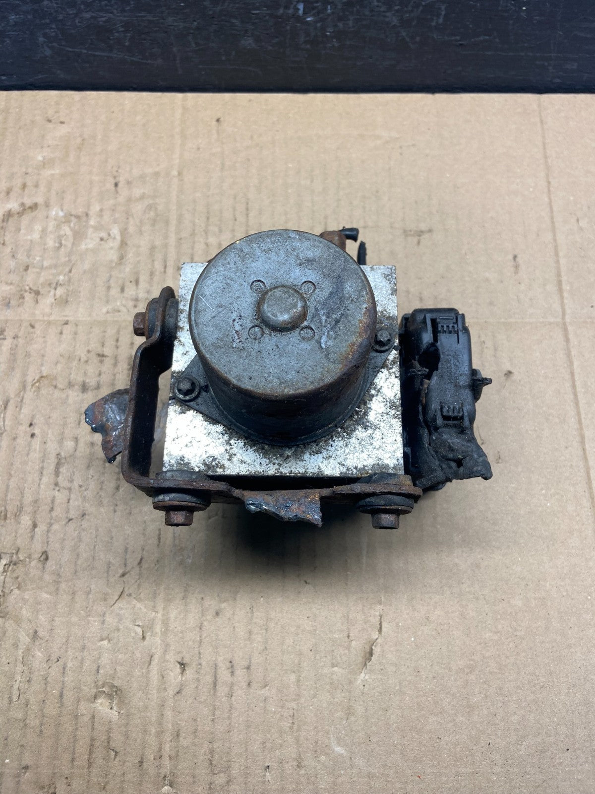 2008-2010 Ford E-150 ABS Anti-Lock Brake Pump Module 8C24-2C346-BG AD29835