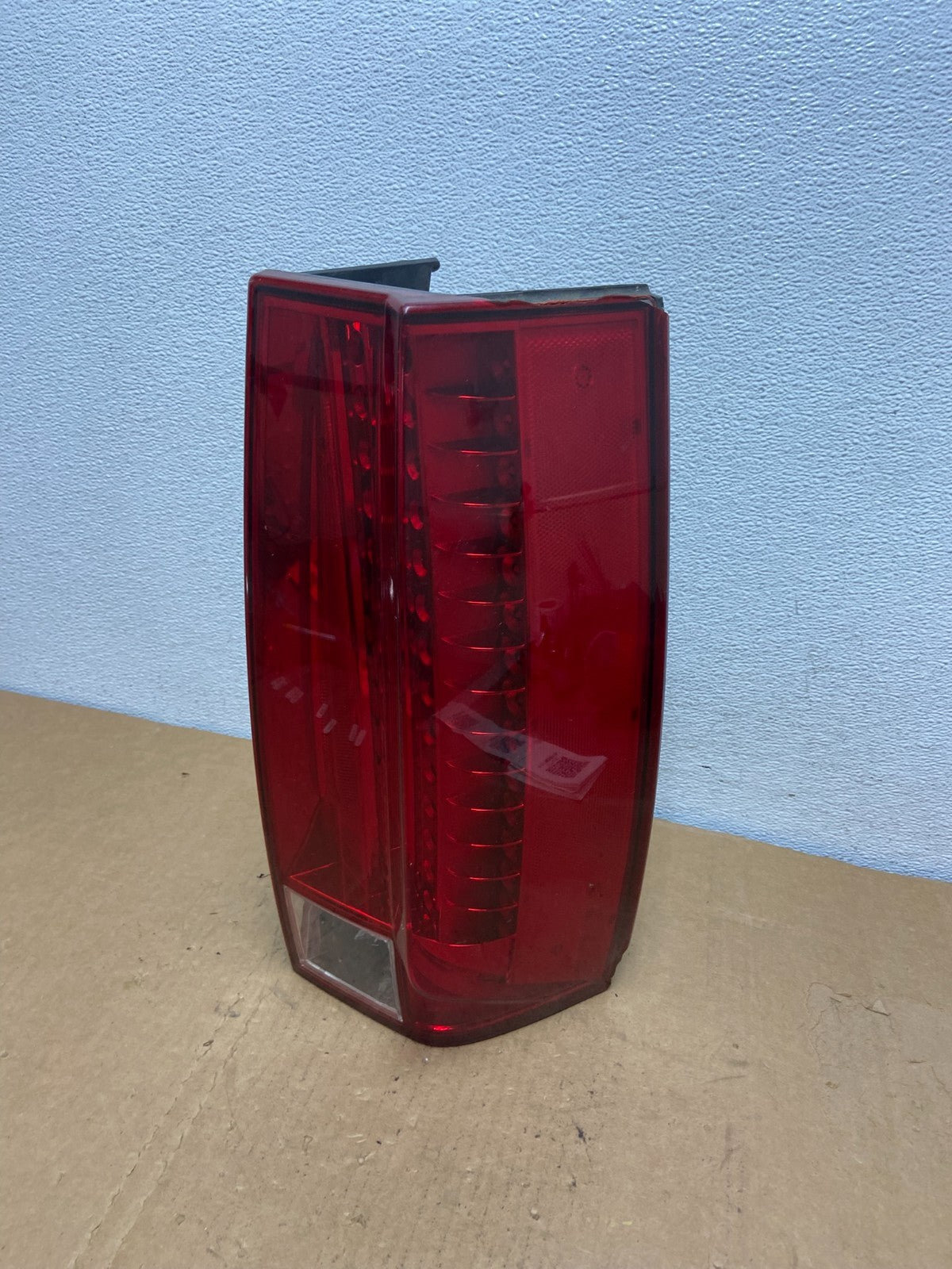 2007 to 2014 Cadillac Escalade Right Passenger RH Side Tail Light AC8545 DW0