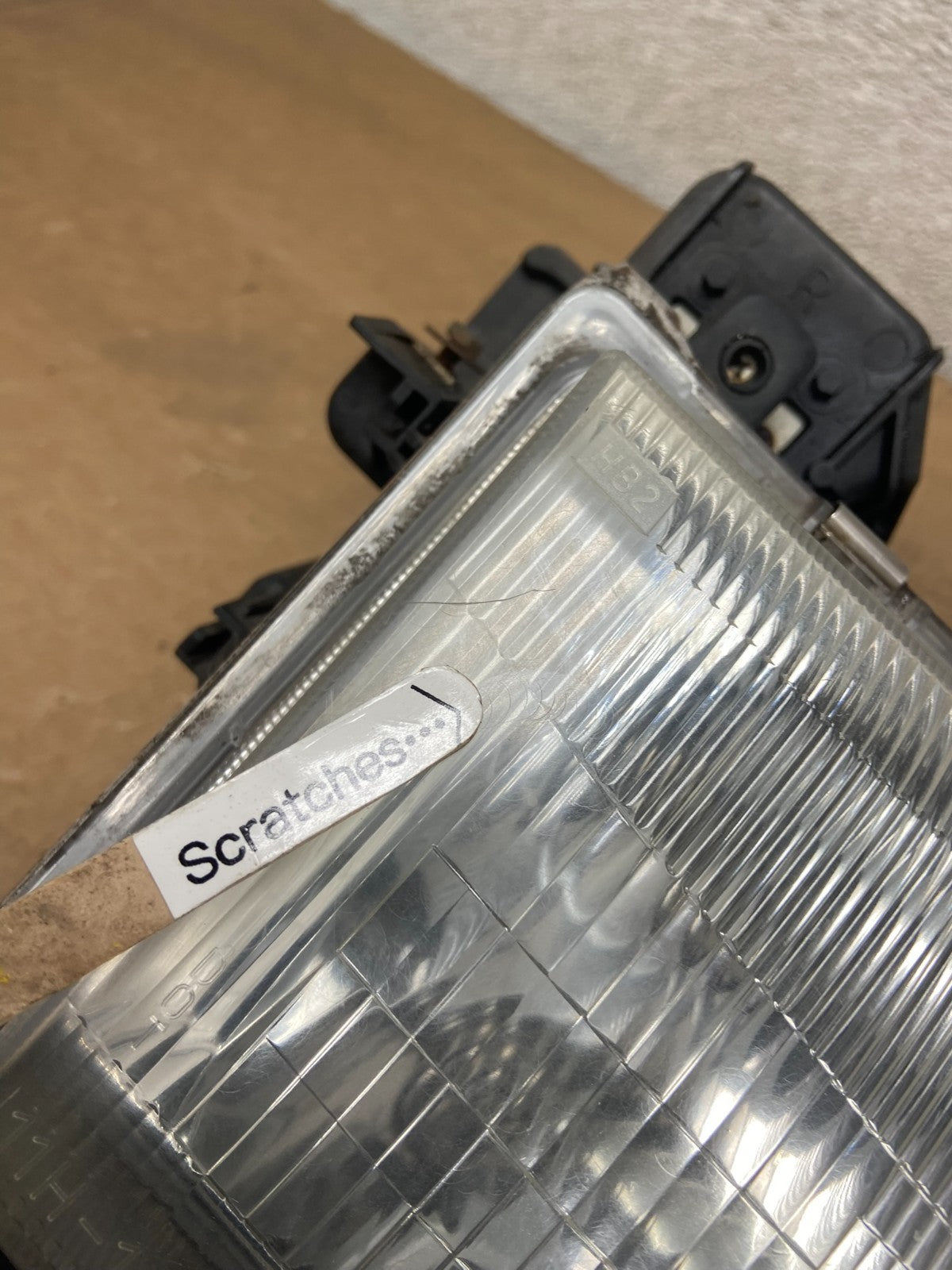 1996 to 1998 Mazda MPV Right Passenger RH Headlight OEM Y6902 DW3