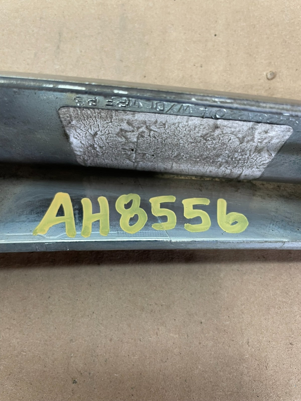 2009 to 2012 Lincoln MKS Trunk Moulding Chrome With Back Up W/Camera AH8556 DG6