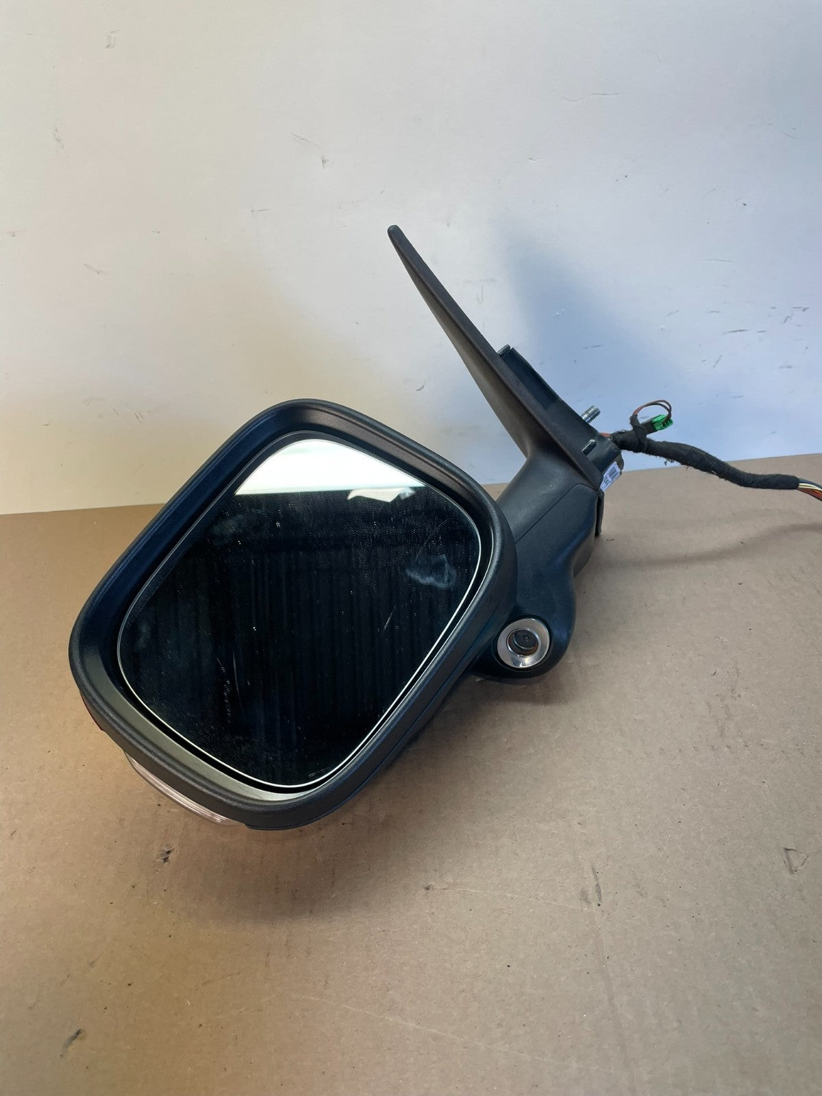 2007 to 2014 Volvo XC90 Left Driver View Door Camera Signal Mirror AI0733 DW2