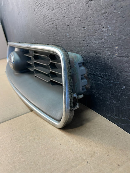 2000 to 2002 Subaru Outback Legacy Center Grille 91121AE010 AC20621