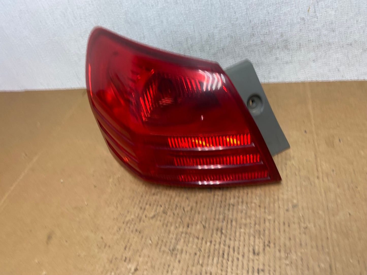 2008 to 2015 Nissan Rogue Left Driver Lh Side Tail Light AE0357 LK1