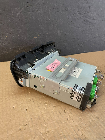 2005 to 2010 Honda Odyssey Am Fm Cd Player Radio Receiver AC4902 DG4