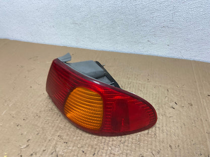 1998 1999 2000 Toyota Corolla Right Passenger Side Tail light OEM AC4016 LK1