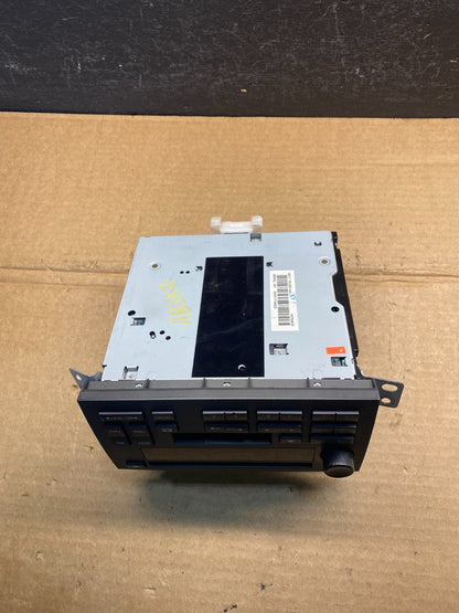 2003 - 2005 Lincoln Town Car RDS AM/FM Radio Tape CD Player ad3399 DG4