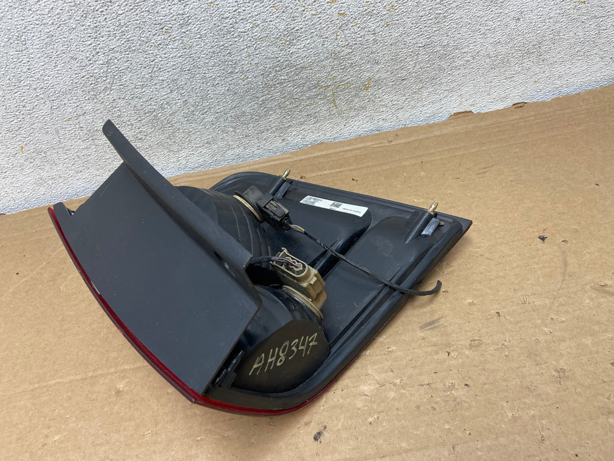2003 2004 2005 2006 Ford Expedition Left Driver Lh Tail light DEPO AH8347 LK4
