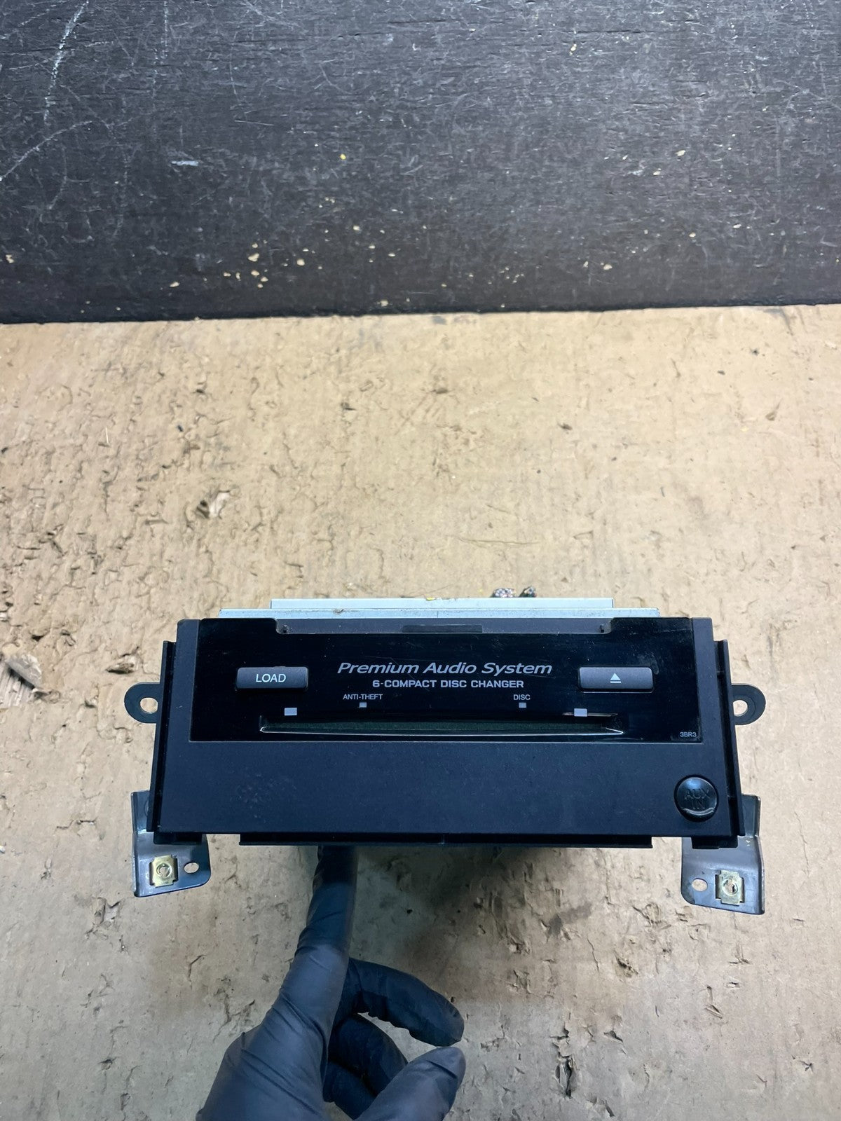 2010 2011 2012 Acura RDX AM FM Radio Aux 6 Disc CD Player  W6953 DG0