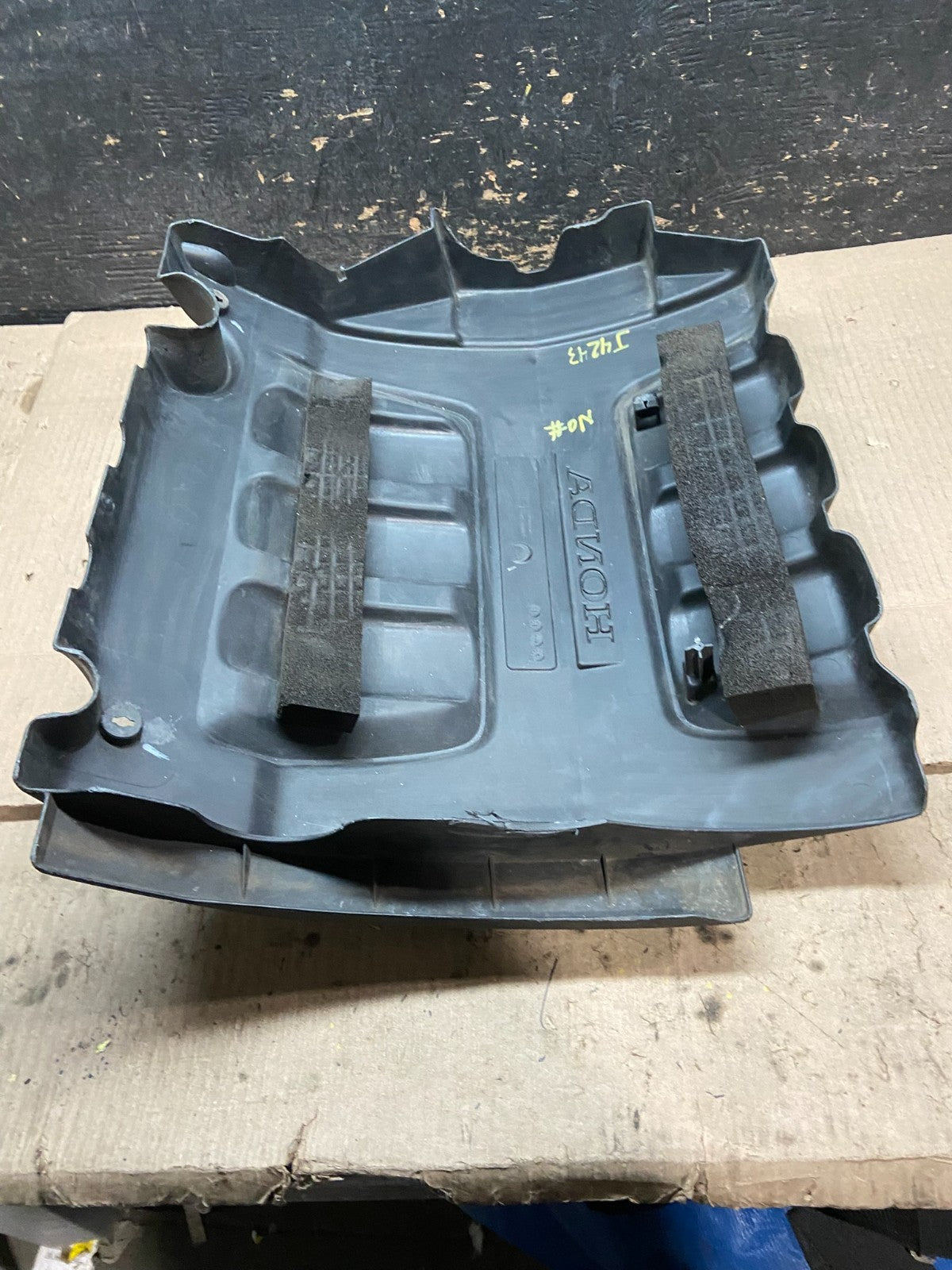 2005 to 2007 Honda Odyssey Black Engine Cover OEM X7735 DG7
