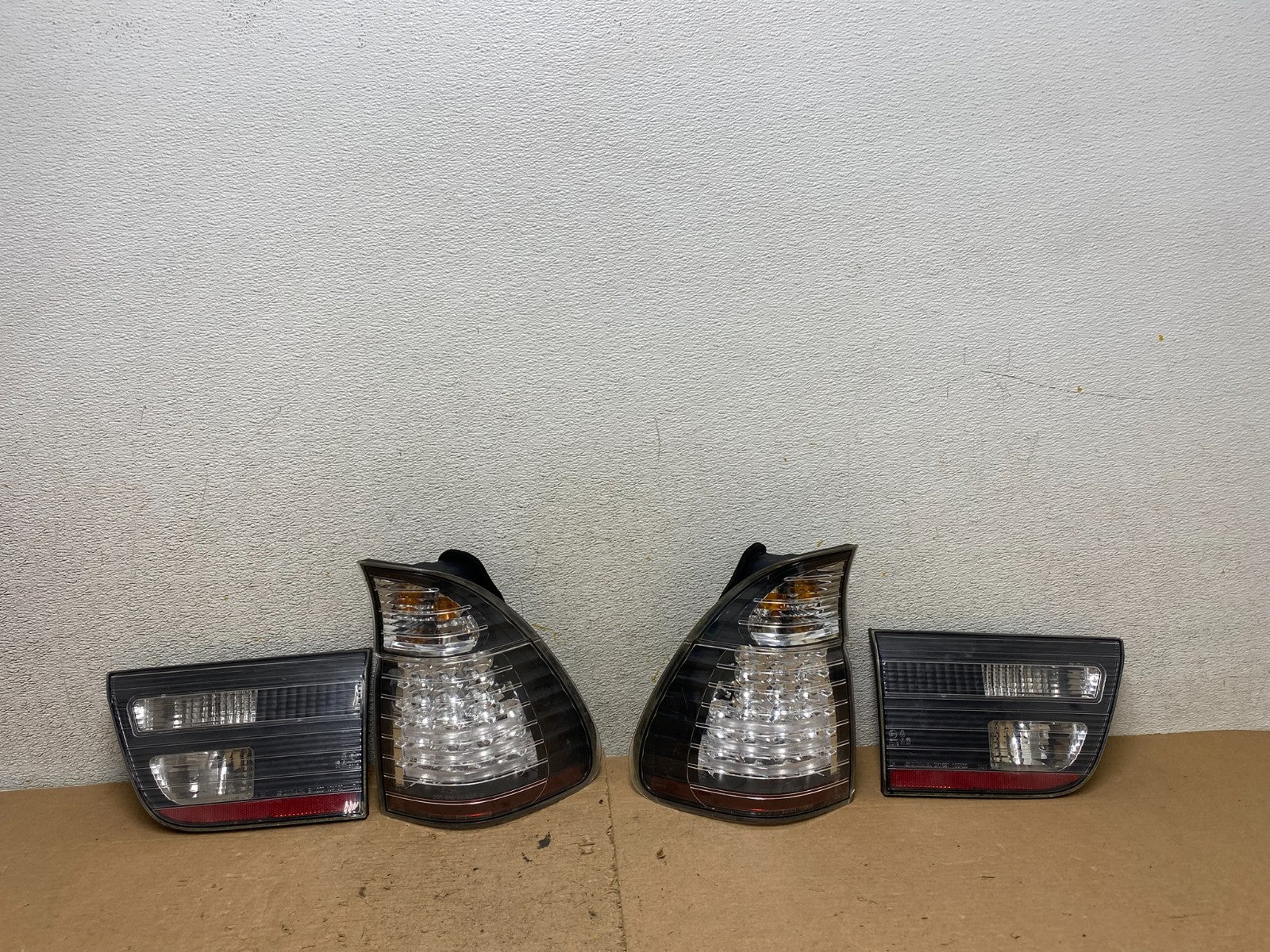 2000 to 2006 Bmw X5 Left+Right Set Outer Inner Black LED Tail Lights P9951 DG0