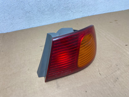 1998 1999 2000 Toyota Corolla Right Passenger Side Tail light AD2608 LK2