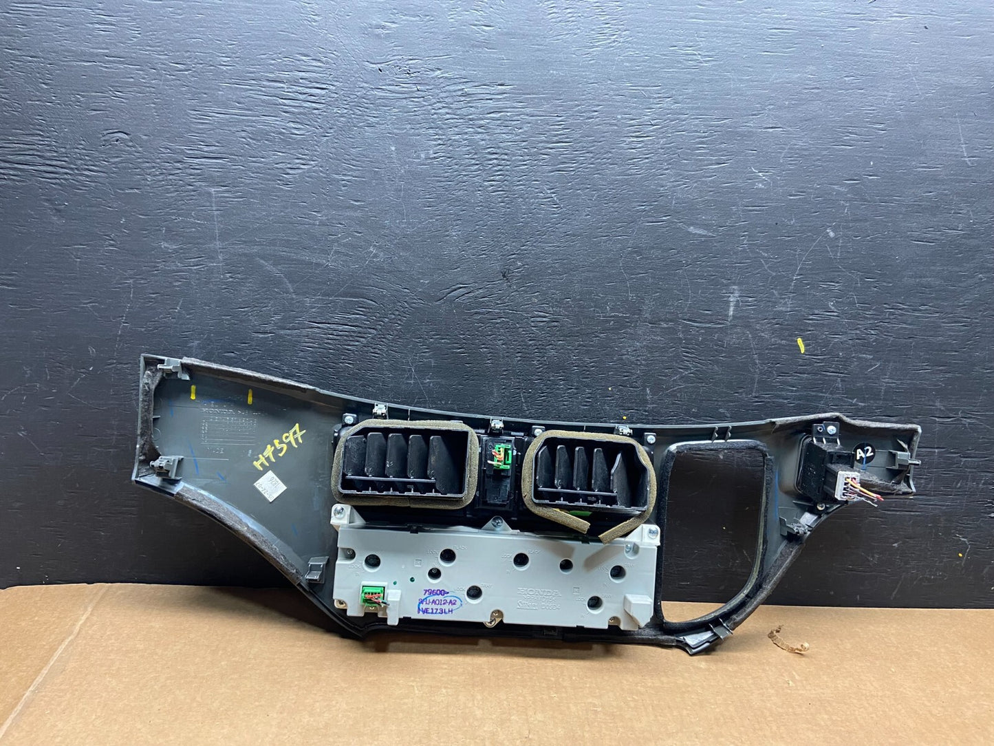 2005 to 2010 Honda Odyssey  Radio Climate Control Dash Trim Bezel H7597 DG15