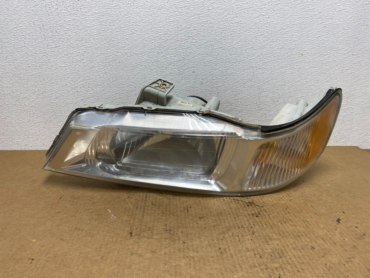 1999 - 2004 Honda Odyssey Left Driver LH Headlight Halogen AC2999 DW0
