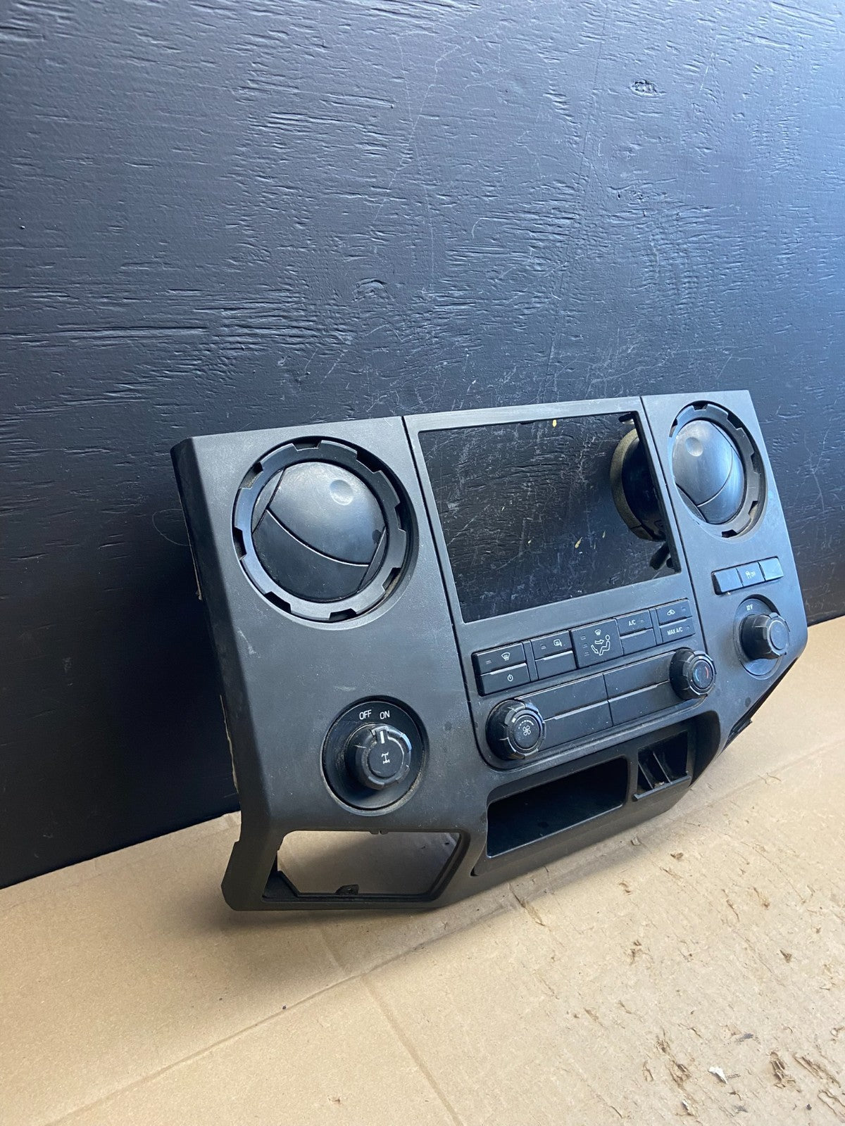 2008-2010 Ford F250 F350 Radio Climate Control Radio Dash Bezel Panel ab9677 DG1