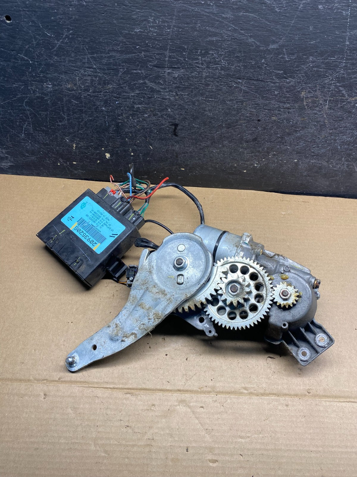 2009-2012 GMC Acadia Power Motor Liftgate Tailgate Control Module AI7514 DG4