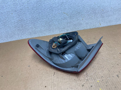 2003 to 2005 Toyota Corolla Left Driver Lh Side Tail Light Oem Q7645 DW5