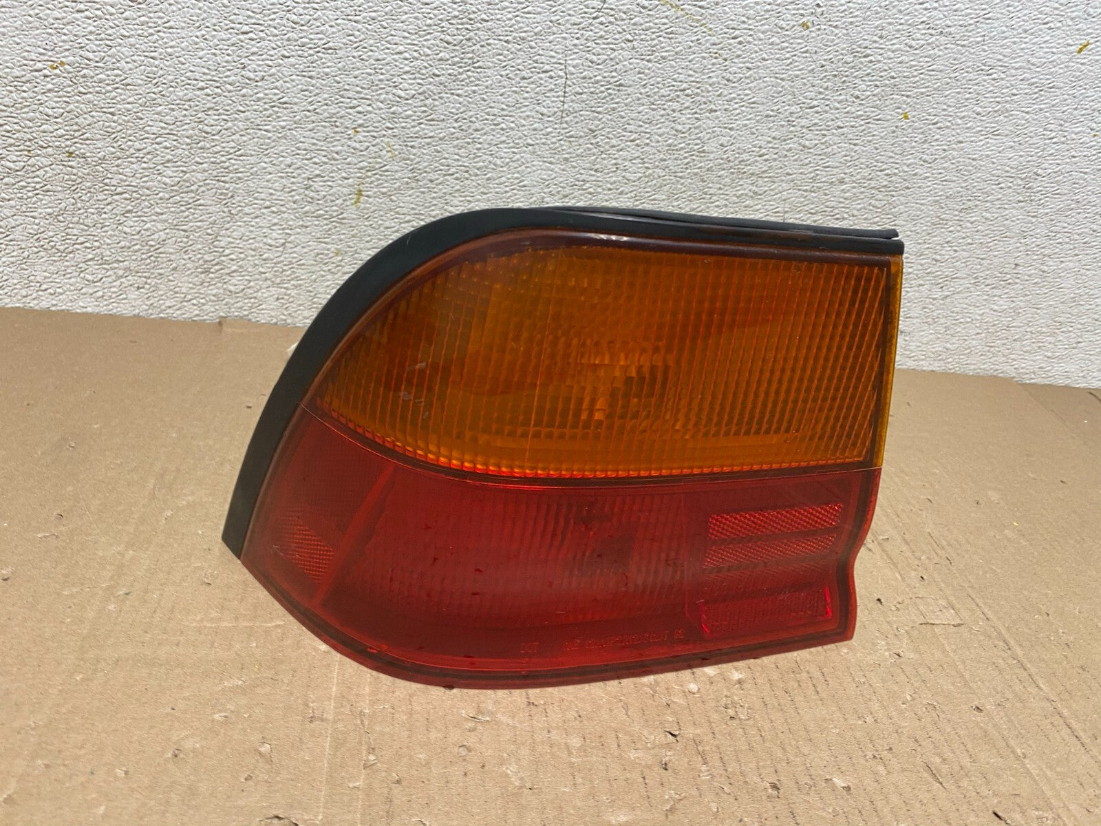 1995 to 1996 Nissan Maxima Left Driver Side Tail Light L3325 PS0