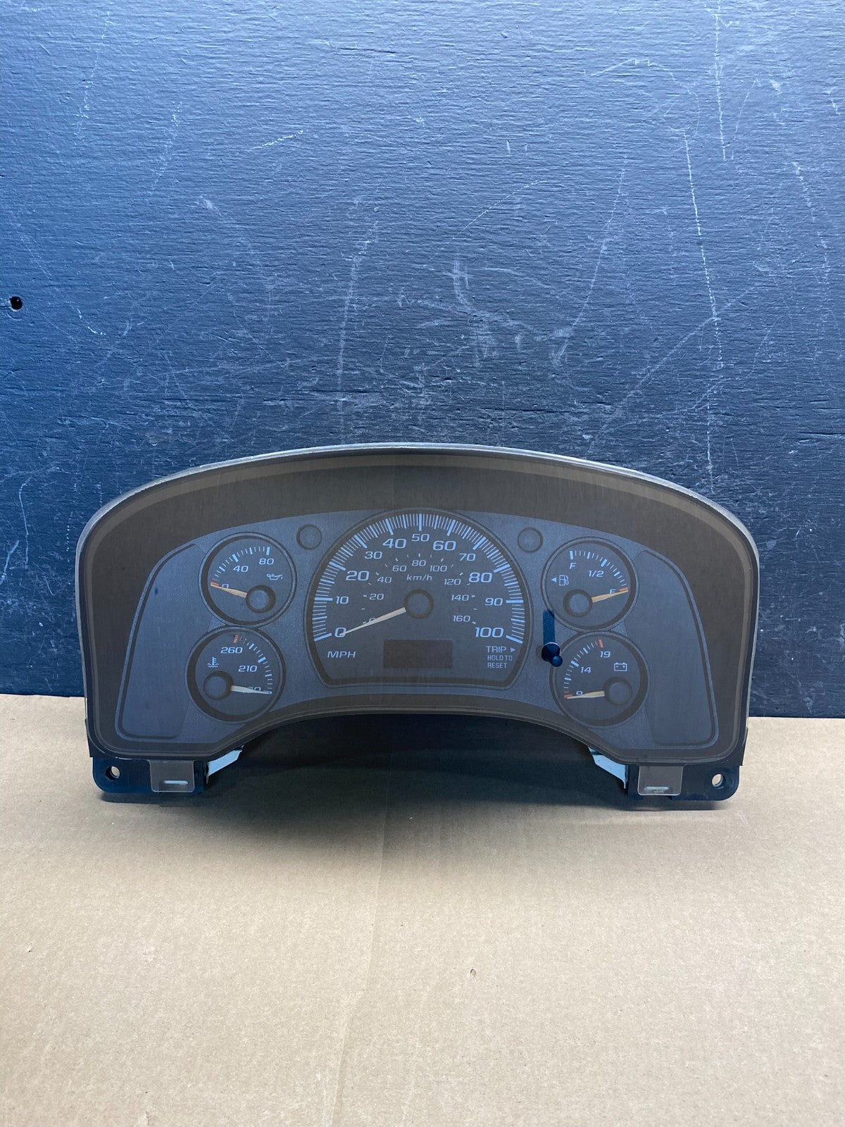 2004 to 2007 Chevrolet Express Speedometer Cluster Gauge ag3869 DG0