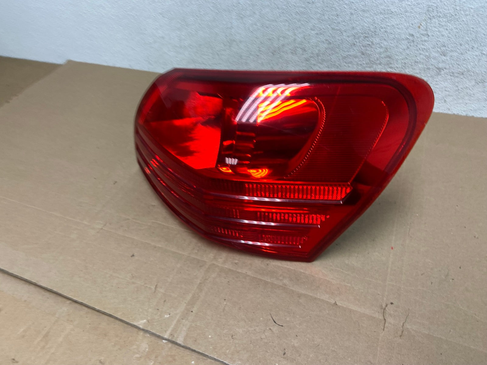 2008 to 2015 Nissan Rogue Right Passenger Rh Side Tail Light AE4952 LK1