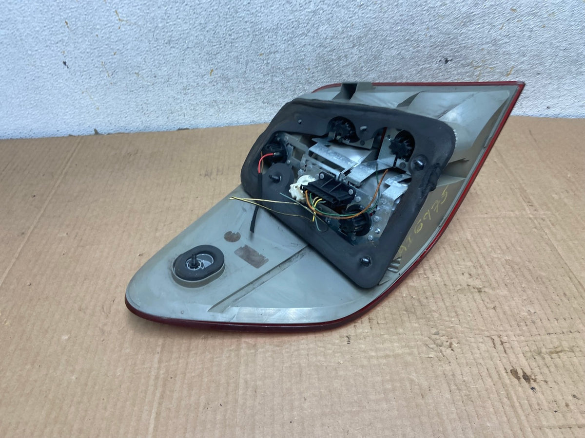 2006 - 2008 Mercedes ML 350 Ml-Class Right Passenger Tail Light AI6975 LK4