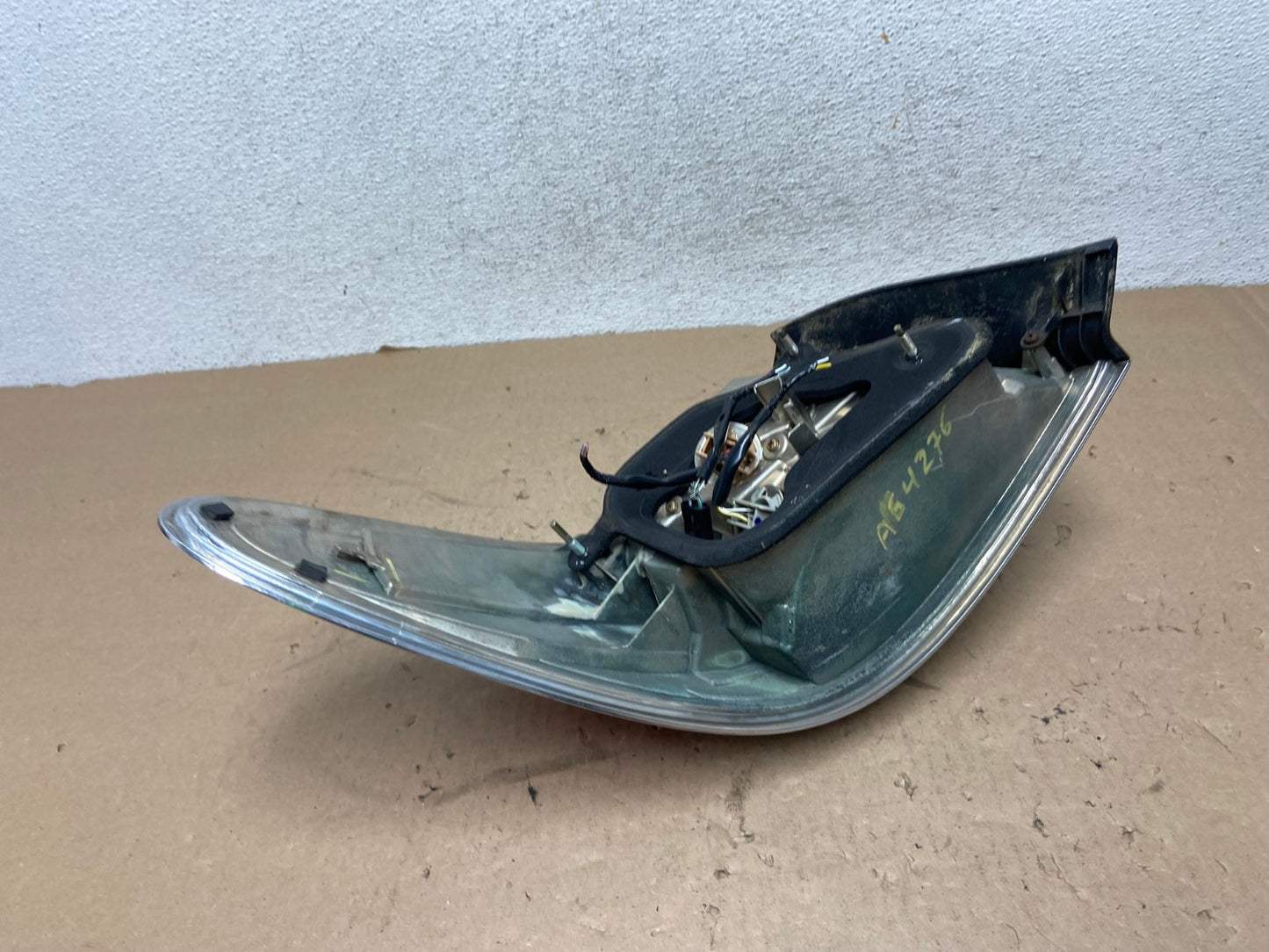 2005 - 2006 Lexus ES330 Right Passenger RH Side Tail Light AG4276 LK6