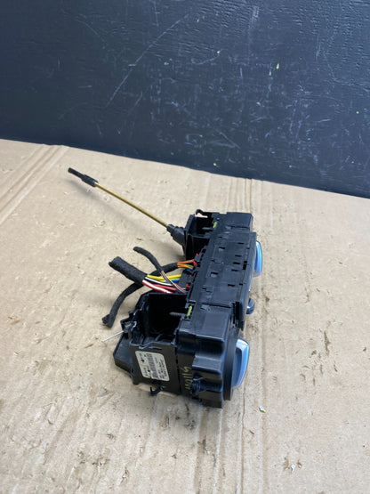2011 - 2014 Volkswagen  Jetta Center Climate Control Panel AC Heater AB9115 DG1
