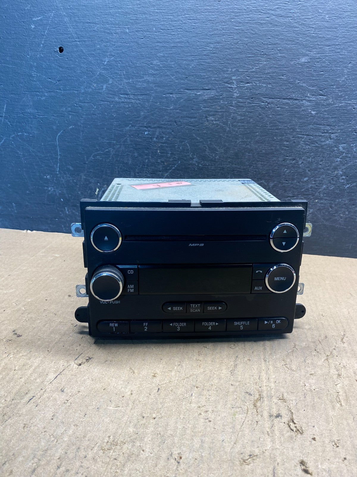 2004 to 2008 Ford F150 Mustang Radio Stereo Audio AM/FM AE7857 DW0