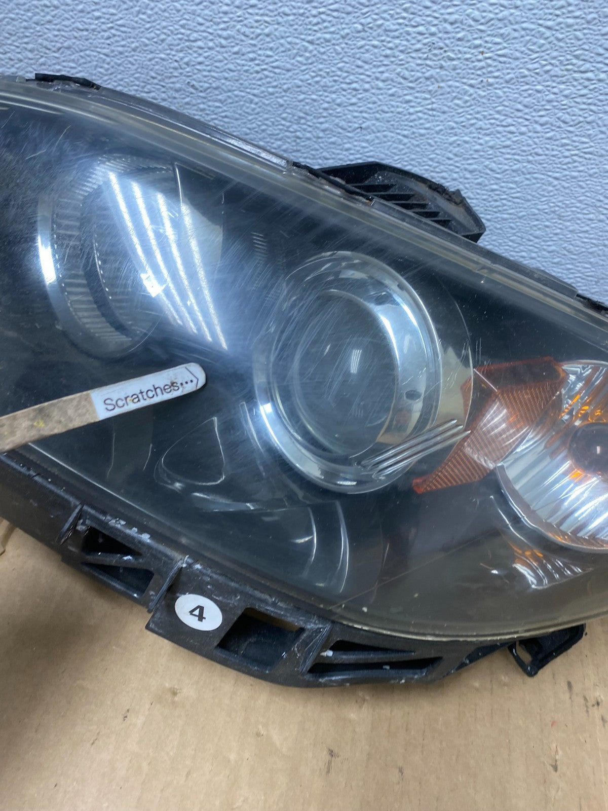 2004 to 2009 Mazda 3 Sedan Left+Right Side Headlights AD0871 DW4