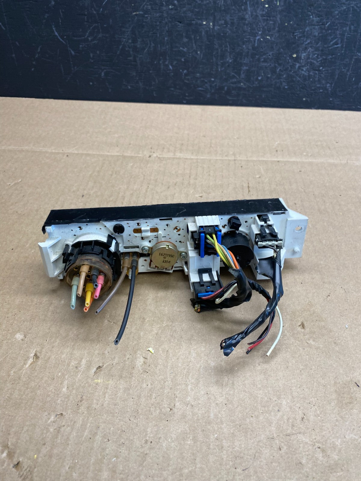 2001 - 2007 GMC Chevrolet Astro Express Climate Control A/C AC6188 DG3