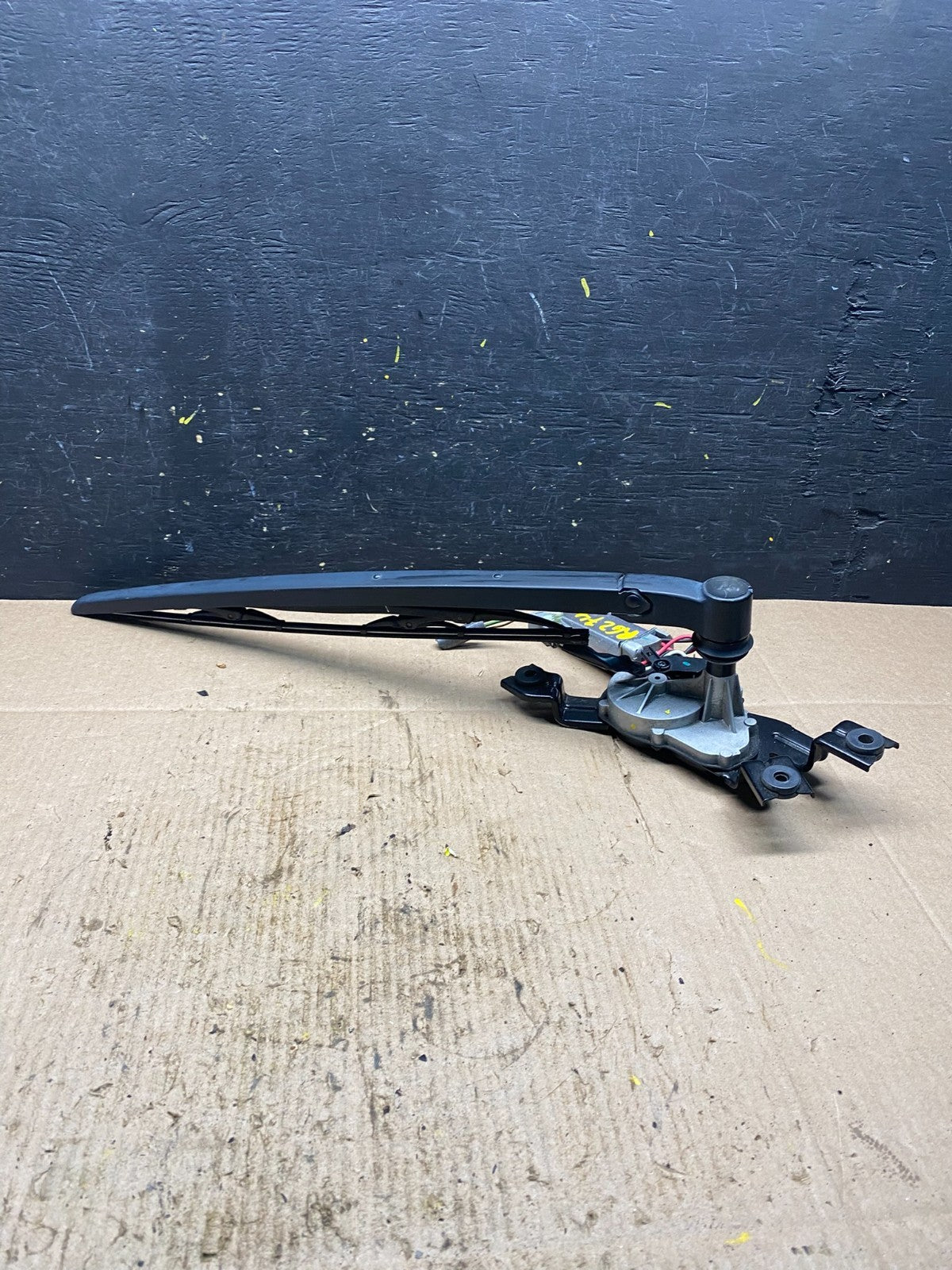 2012 to 2013 Land Rover LR4 Rear Glass Windshield Wiper Motor OEM R6274 DG3