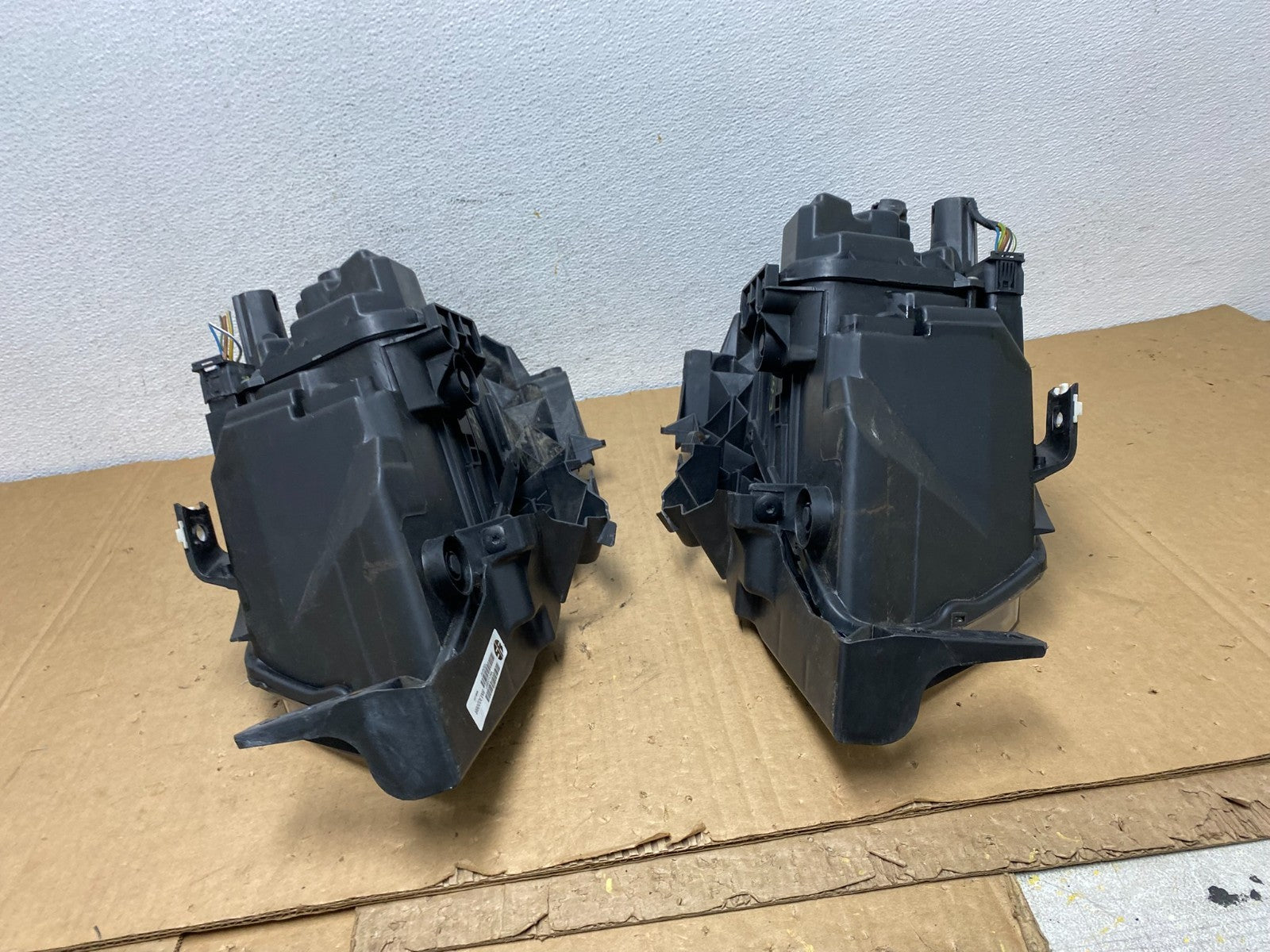 2009-2011 Bmw 3 Series 328i 4/D Sedan Left+Right Headlights Halogen AD3043 DW8