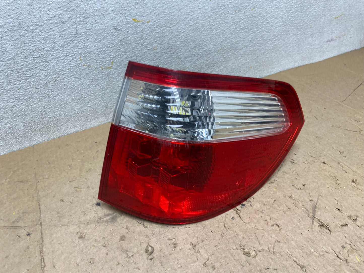 2005 2006 2007 Honda Odyssey Right Passenger RH Side Tail Light X2212 DW0