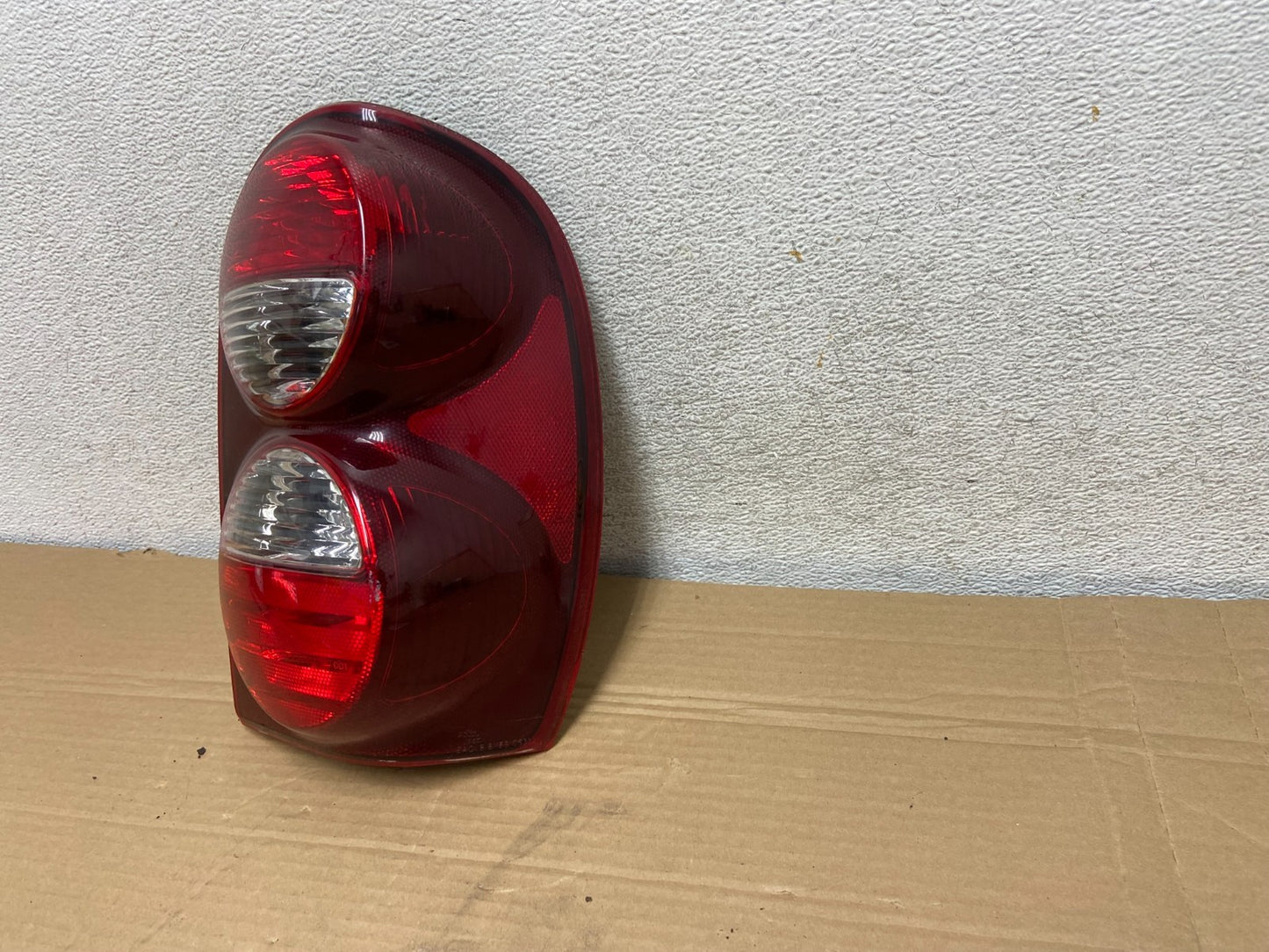 2005 2006 2007 Jeep Liberty Right Passenger Rh Side Tail Light AG8855 DW2