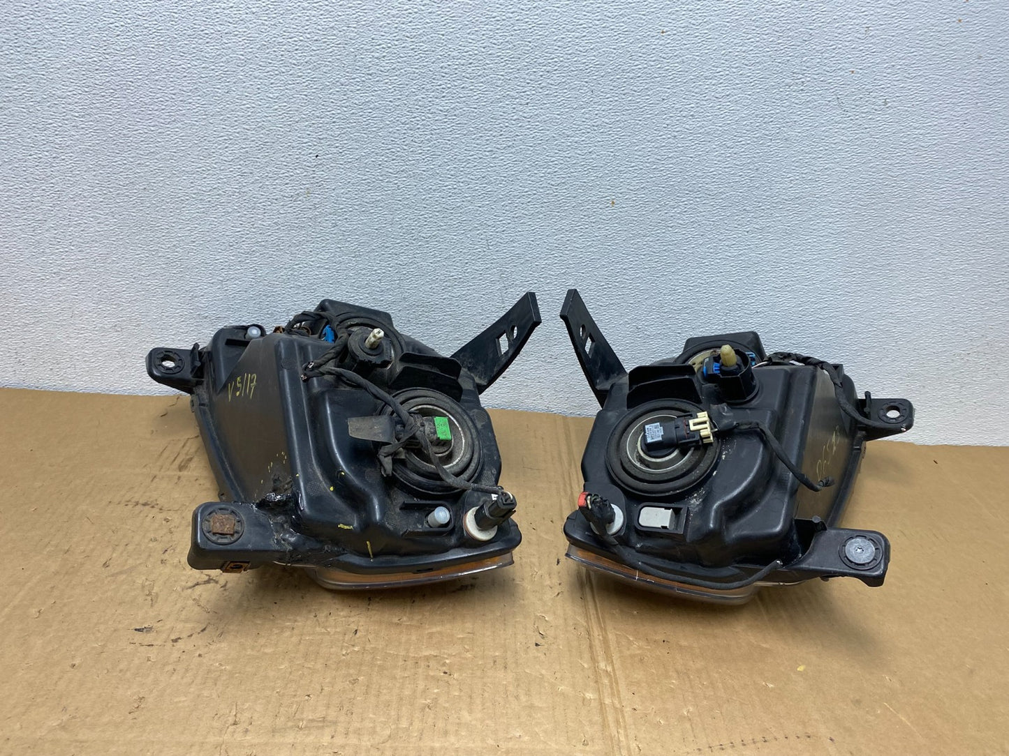 2011-2013 Jeep Grand Cherokee Left+Right Halogen Headlights AC7704 DW10