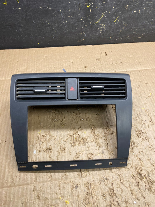 2007-2009 Suzuki XL7 XL-7 Center Radio Dash Trim Air Vent Bezel OEM  v7322 DG0